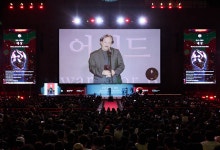 부산국제영화제 대상 이란 감독 마지디, 전쟁 없는 세상 소망