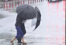 '요란한 봄' 전국 강풍 동반 비...남해안·제주도 80∼120mm[날씨]