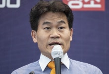 "전한길 국힘 입당 즉시 거부해야"...김용태·안철수 '반발'