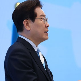 이 대통령 "불법대부는 무효...갚지 않아도 무방"