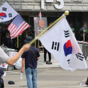 경찰 "잠실 시위, 사회적 해결책 마련돼야...불법은 대응"