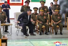 김정은 광폭 군사행보…포병학교·해군기지·군수공장 연쇄 시찰