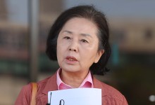 '공천 개입 의혹' 김영선, 검찰 출석…"공천 부탁한 적 없다"