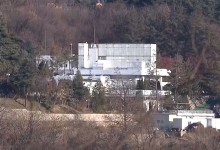 관저앞 200m 인도 통제…오전 10시부터 대규모 찬반 집회