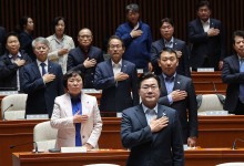 민주 "대법원장 탄핵여부 결정 보류…고법에 공판기일변경 요구"