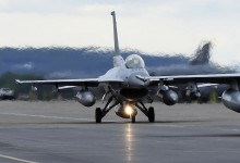 KF-16 알래스카서 훈련 중 사고…조종사 2명 비상탈출