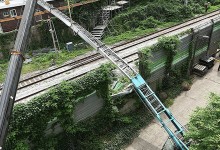 사다리차 넘어져 열차 운행 장애…"음주 상태로 운전"