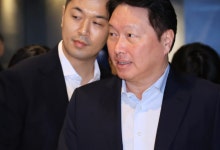 최태원, 동거인 악성루머 제기 유튜버들 고소·손해배상 소송