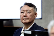 윤, 내란 재판 12번째 불출석…윤 측 "현기증·구토 증세"