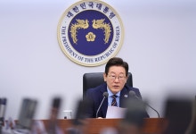 이 대통령 국정 지지율 60%…내년 지선 지지 여 50%·야 41%[여론조사]