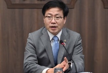 EU 무역수장 만난 여한구 "EU 철강조치, 우호적 해결책 마련해야"