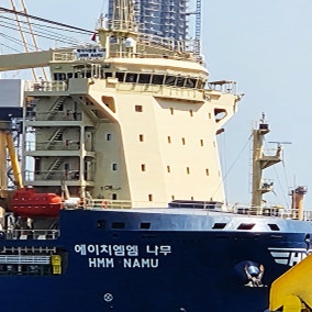 나무호 선원 24명 하선…이란 해상엔 '거대 기름띠'