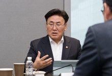 유상임 과기정통부 장관 “‘SKT 위약금 면제’ 법률 검토 요청”