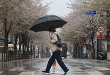 흐린 날씨 속 전국 곳곳 비…해안가 중심 강한 바람