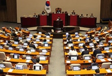 무제한 토론, 오전 10시 40분쯤 종결…이후 EBS법 표결