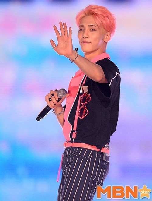故종현 <b>6주기</b>, 영원히 <b>샤이니</b> 함께…“늘 당신을 사랑합니다” [M+이슈]