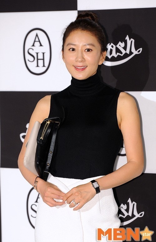 <b>김희애</b>, ‘돌아온 <b>방구석 1열</b>’ 출연 “‘데드맨’ 속 심여사 한국 영화계 독...