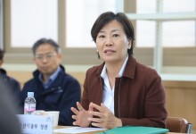 농림장관 "김장 채소, 마트·시장서 최대 40% 할인 지원"