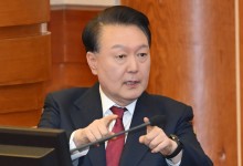 윤 대통령 "유혈 사태 없는데 내란?…김 여사 건강 걱정돼"