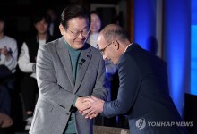 '유발 하라리' 만난 이재명, K엔비디아 재언급…"공산주의자라 비판 받아"