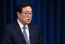 '윤 부부 공천개입 의혹' 정진석 전 실장 참고인 조사