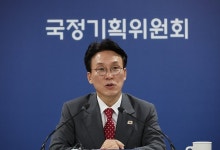 김민석 총리 "의대 2천 명 증원, 모두에게 고통…국민 뜻 따라 회복해야"