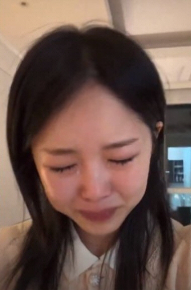 K-Pop Star meenoi Opens Up About Recent Controversies and Apologizes