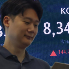 삼성전자, 하루 만에 시총 1위 탈환…코스피도 반등