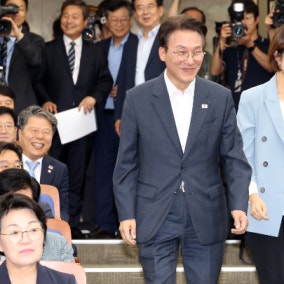 민주당 전대 '룰' 선호투표 도입…보완수사권은 격론