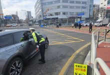‘우회전 일시 정지’ 시행 1년…효과는 글쎄