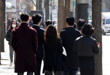 성인 87％ “은퇴 후에도 일하고 싶다”…정년 이후 희망 연봉 보니
