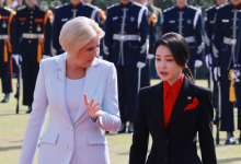 [속보] 대통령실 “김여사, 尹대통령 다음 순방에 동행하지 않기로”