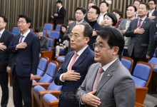‘김여사특검법 부결’ 확답 않는 한동훈… 친윤 “명백한 해당행위”