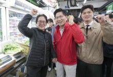 가락시장 출정 김문수 “땀 흘려 일하는 자들의 시장 대통령 될 것”