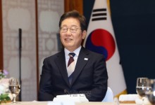 유시민 ‘청춘의 독서’ 3주 연속 1위…이재명 대통령 책 2위
