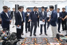 국토장관 "車업계, 전기차 점검·안전한 전기차 개발 힘써달라"