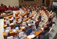 여야, 예산안 ‘정면 충돌’…민주당 “2일 ‘감액 예산안’ 처리”, 국힘 “국민 인질극”