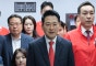 [속보] '선관위 항의방문' 국힘 "무효소송 낼 것…개표중 …