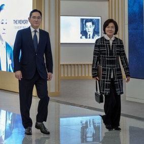 이재용, 홍라희로부터 삼전 2.6조 증여받아…올들어 총 5조 달해