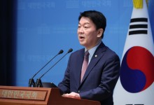 [속보]안철수 "尹 탄핵 인용되면 지지자들 전략적 선택할 것"…사실상 대권도전 선언