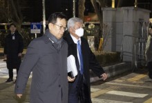 尹 측 "외부인 접견 금지, 현직 대통령 눈과 귀 막는 것"