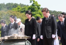 李 "모두를 위한 특별한 희생에는 특별한 보상 주어져야"