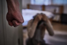 "도와주세요" 화장실 숨어 절박하게 신고…경찰은 가해자 말 믿었다