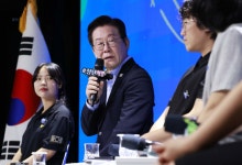 李대통령 "여자가 여자 미워하는건 이해하는데" 좌중 웃음 터진 순간