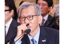이 대통령, 유홍준 국립중앙박물관장 사직안 재가