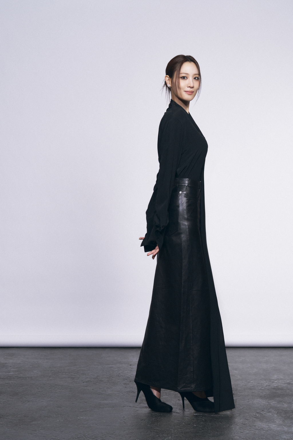 '<b>경성크리처</b>' <b>수현</b> "해외서 <b>박서준</b>·한소희에 놀라..연락 多"[인터뷰②]