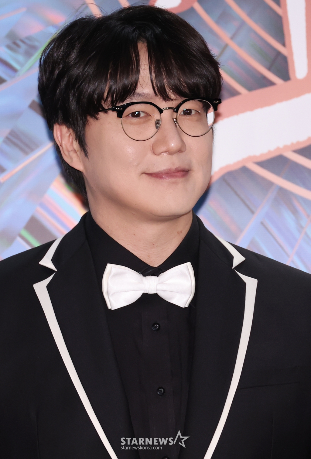 <b>성시경</b>, <b>폭우</b> 속 야외 <b>콘서트</b>는 계속.."안 오면 환불 가능"