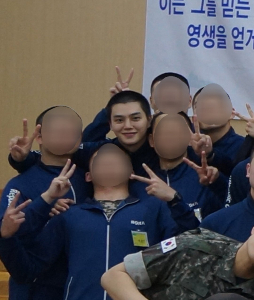 Song Kang's military life, into the joy with fans - TRENDS - All the ...