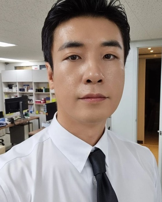 <b>클릭비 노민혁</b>, 12살 연하 베트남 <b>인플루언서와</b> 열애설