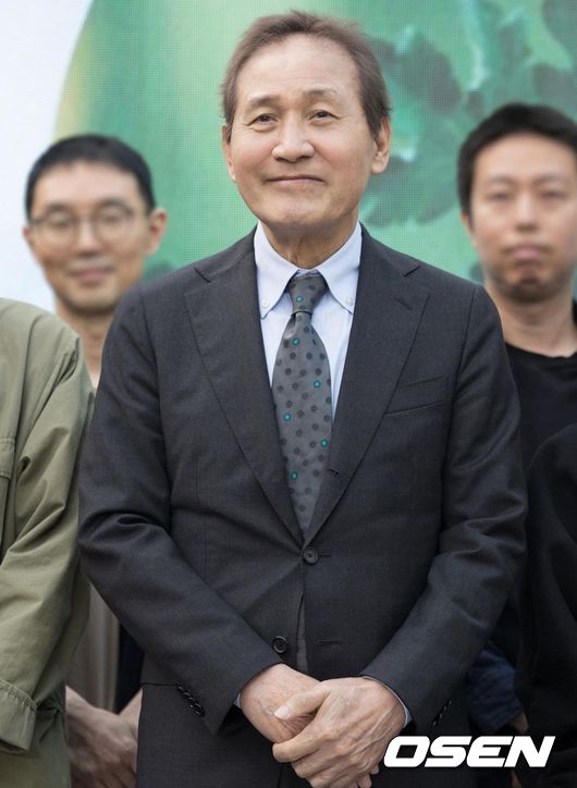 <b>안성기</b> 근황, 혈액암 딛고 들꽃영화상 공로상 "배우 의지 강해" [Oh!쎈 레터]